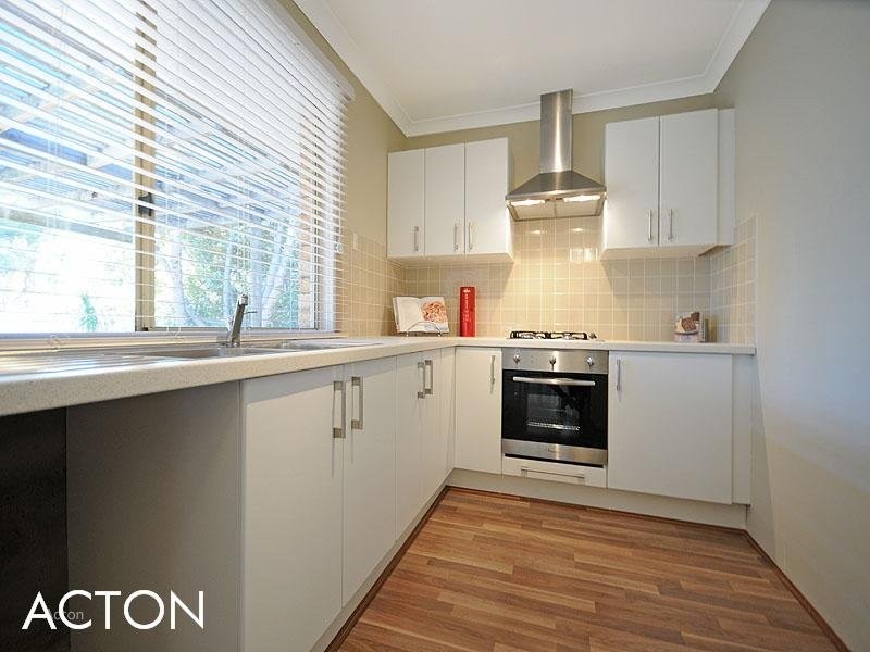 27 Grigg Place, Hilton WA 6163