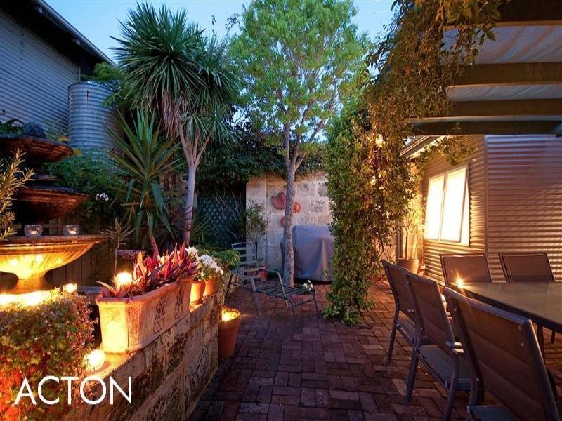 32 Lefroy Road, Beaconsfield WA 6162