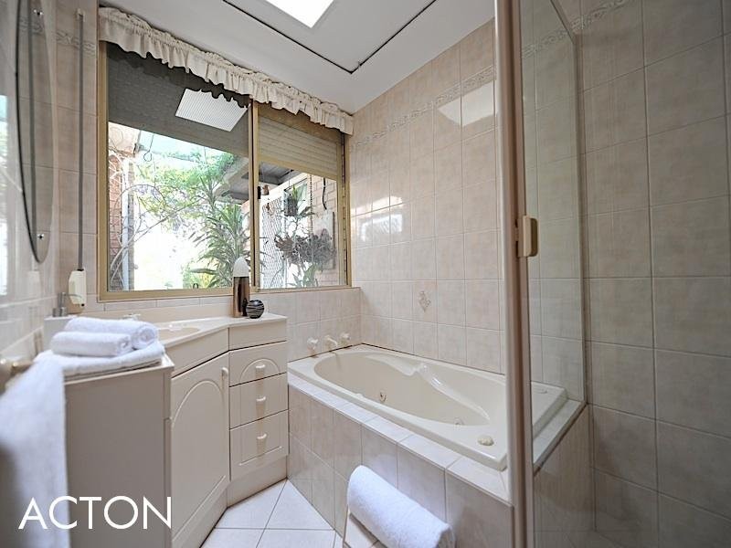 9 Michael Street, Beaconsfield WA 6162