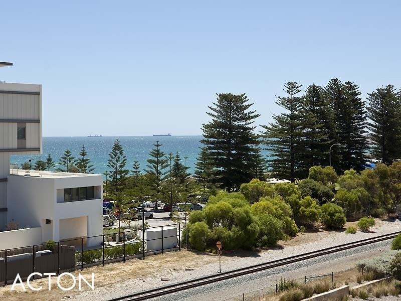 14/20 Enderby Close, North Coogee WA 6163