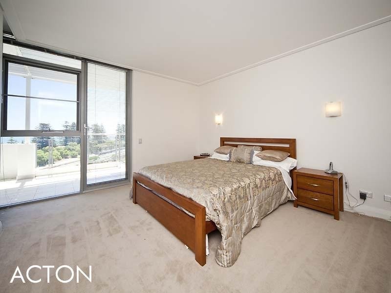 14/20 Enderby Close, North Coogee WA 6163