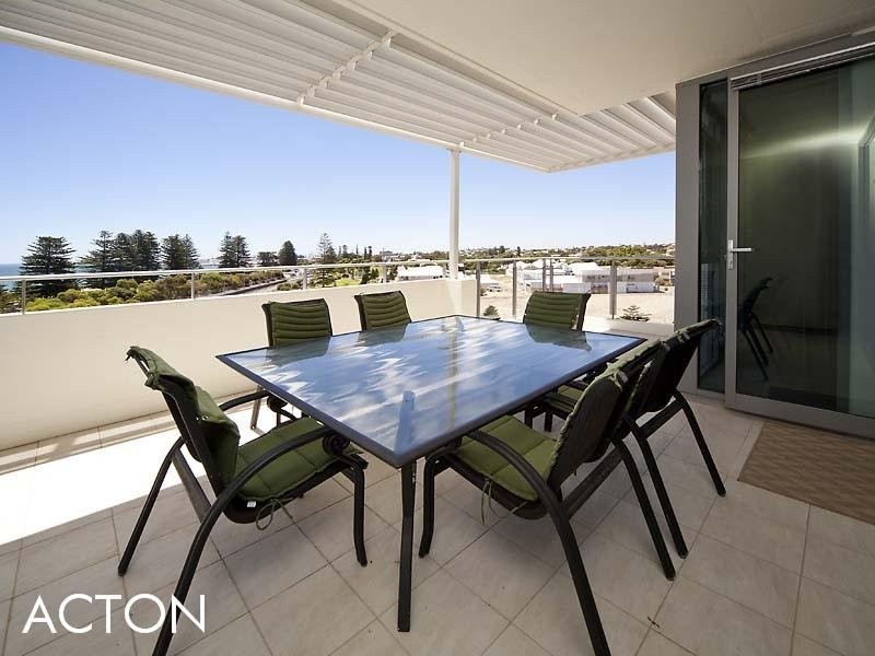 14/20 Enderby Close, North Coogee WA 6163