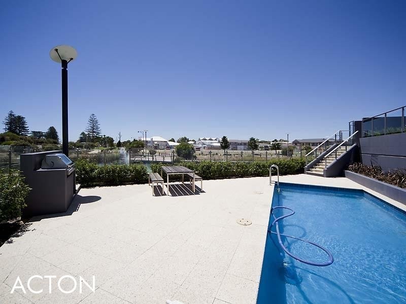 14/20 Enderby Close, North Coogee WA 6163