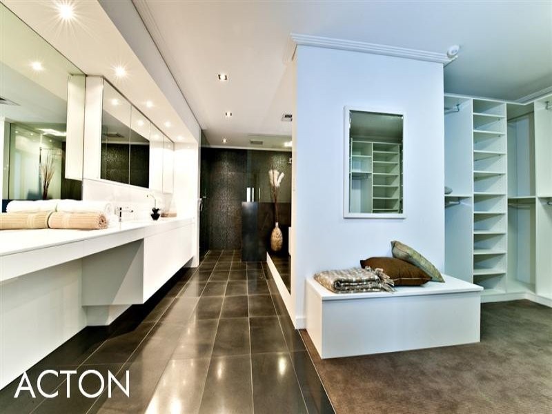 16 Leonidas Road, North Coogee WA 6163