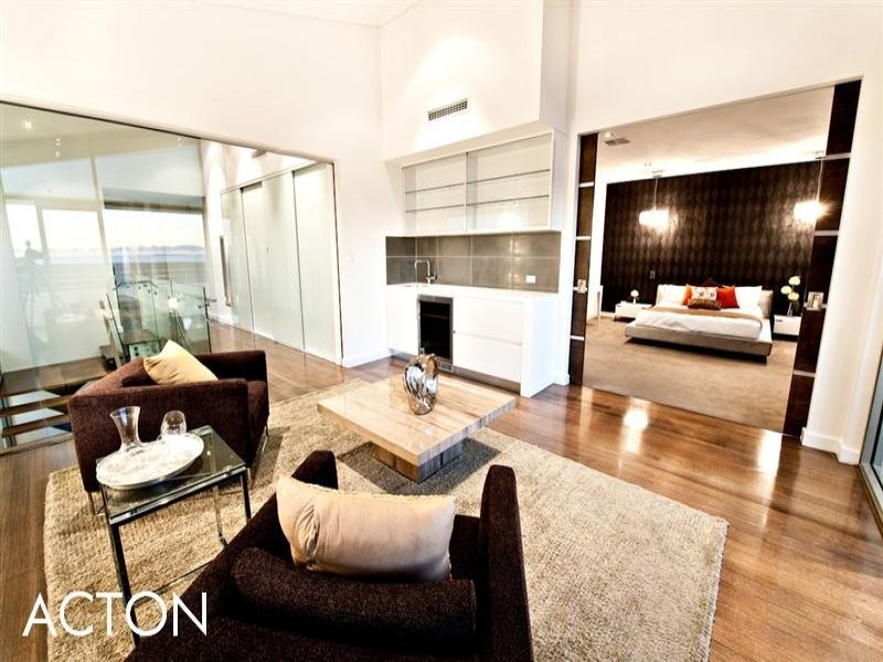 16 Leonidas Road, North Coogee WA 6163