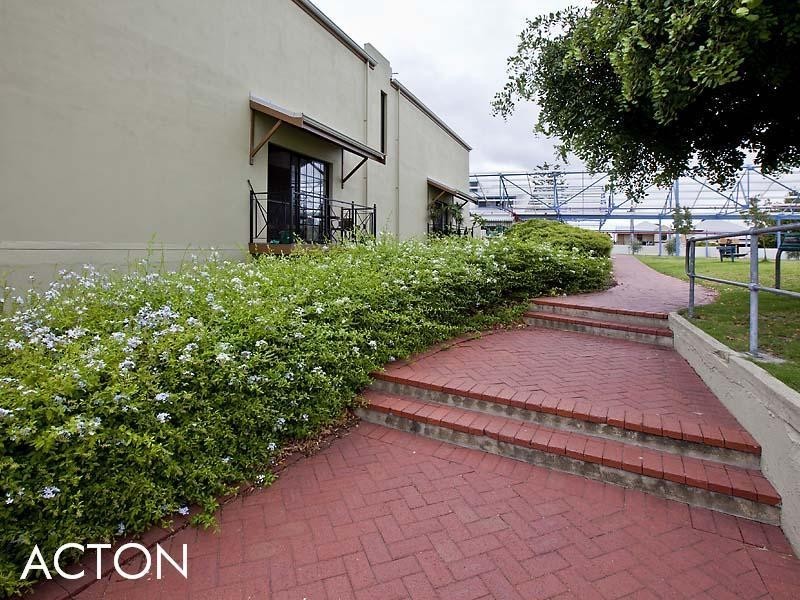 8/330 South Terrace, South Fremantle WA 6162