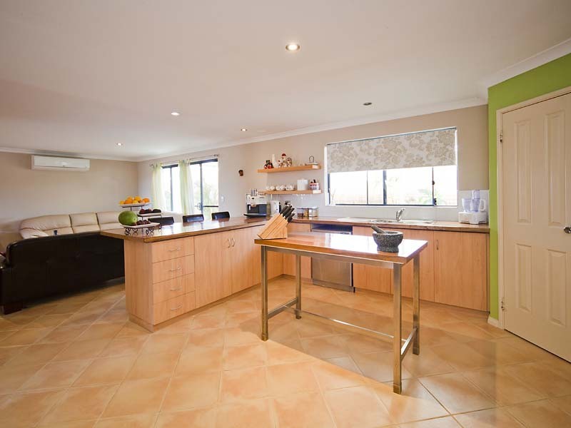 26 Recreation Road, Hamilton Hill WA 6163