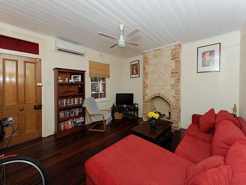 9 Rueben Street, Beaconsfield WA 6162
