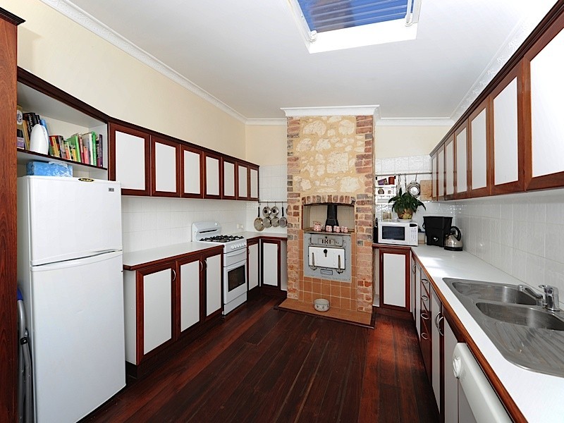 9 Rueben Street, Beaconsfield WA 6162