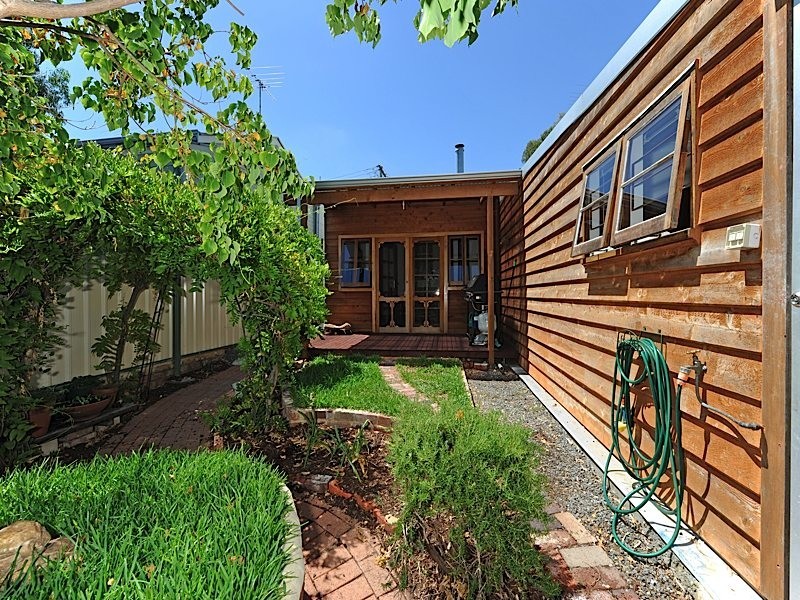 9 Rueben Street, Beaconsfield WA 6162