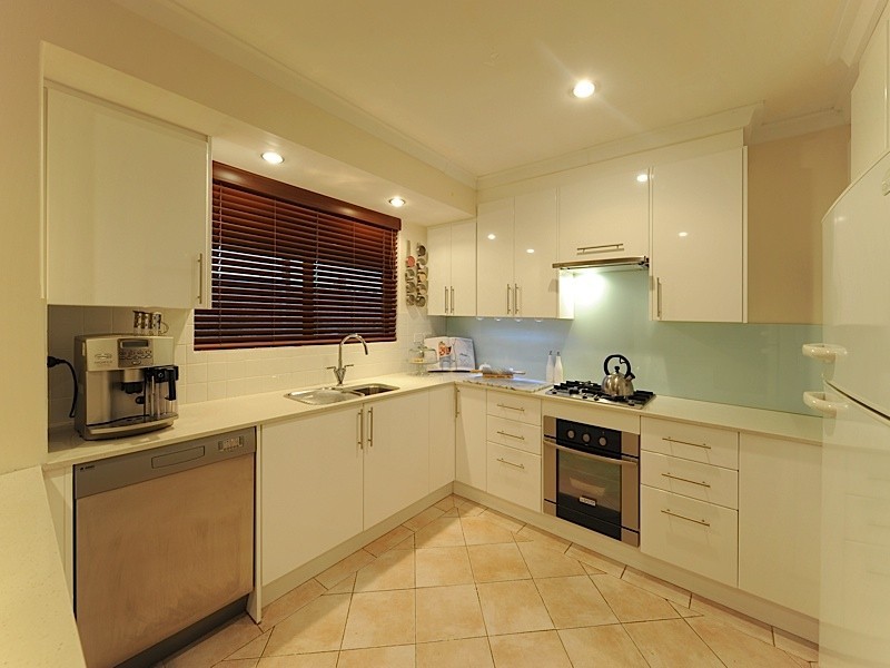 2 Cumbor Way, Samson WA 6163