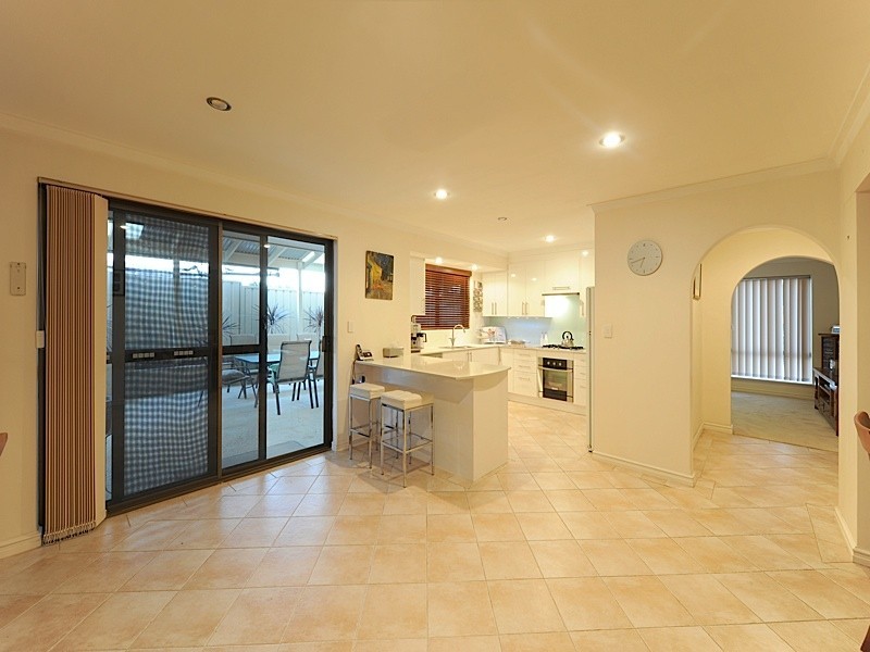 2 Cumbor Way, Samson WA 6163