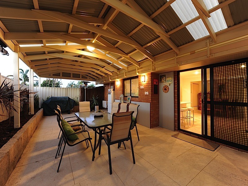 2 Cumbor Way, Samson WA 6163