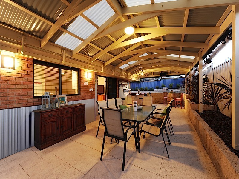 2 Cumbor Way, Samson WA 6163