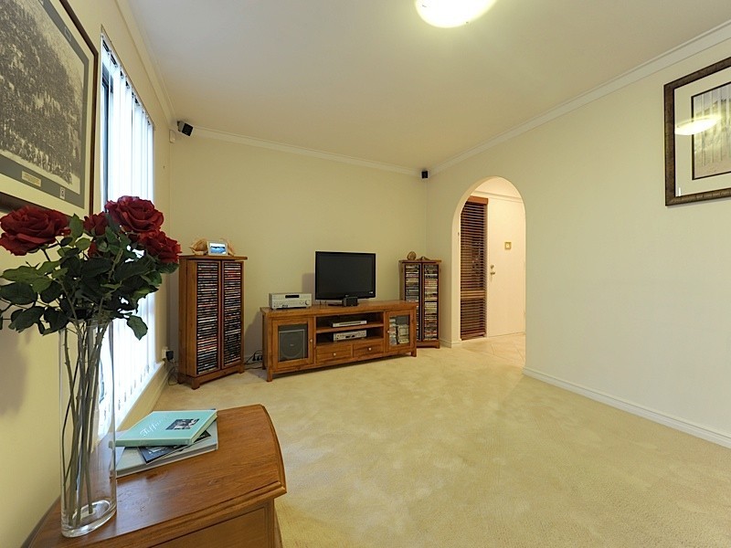 2 Cumbor Way, Samson WA 6163