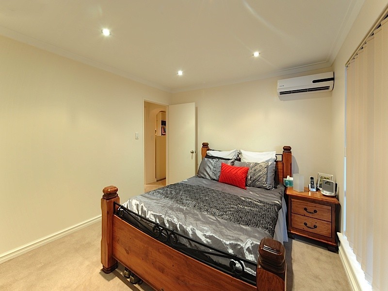 2 Cumbor Way, Samson WA 6163