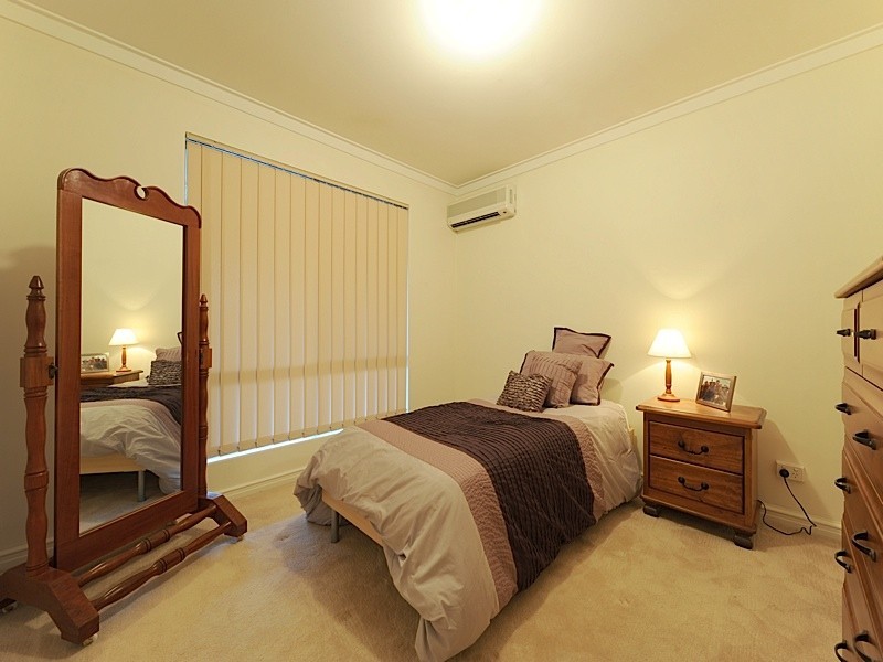 2 Cumbor Way, Samson WA 6163
