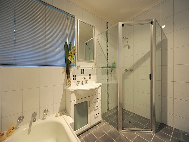 2 Cumbor Way, Samson WA 6163