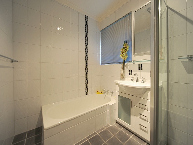 2 Cumbor Way, Samson WA 6163