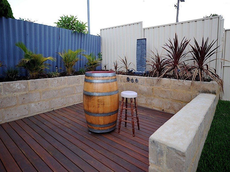 2 Cumbor Way, Samson WA 6163