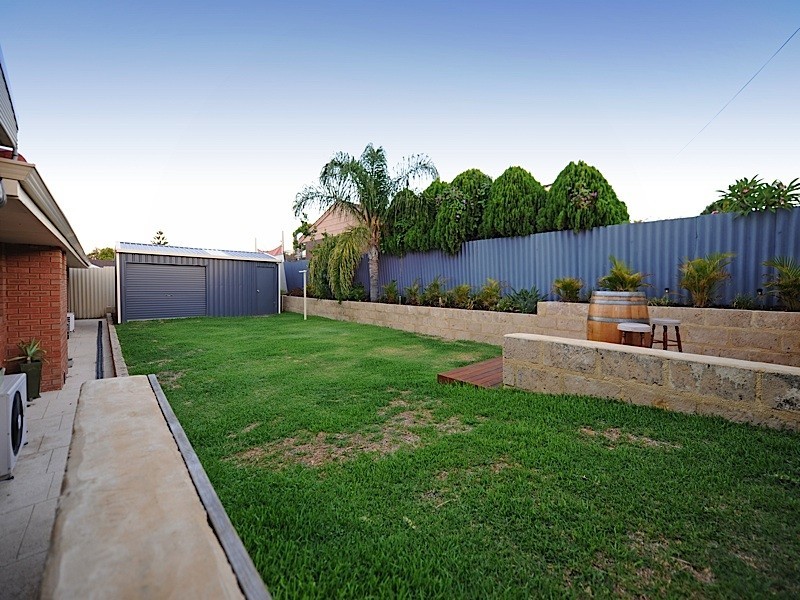 2 Cumbor Way, Samson WA 6163