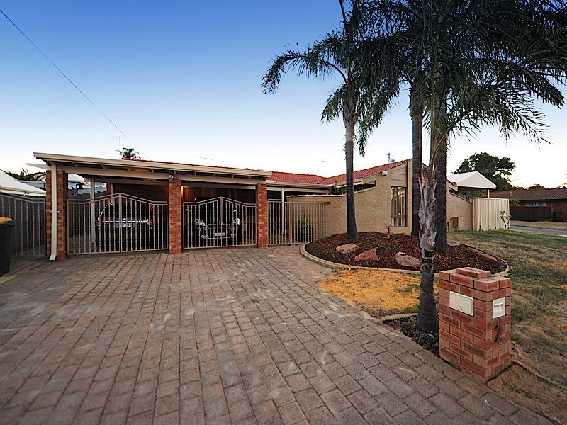 2 Cumbor Way, Samson WA 6163