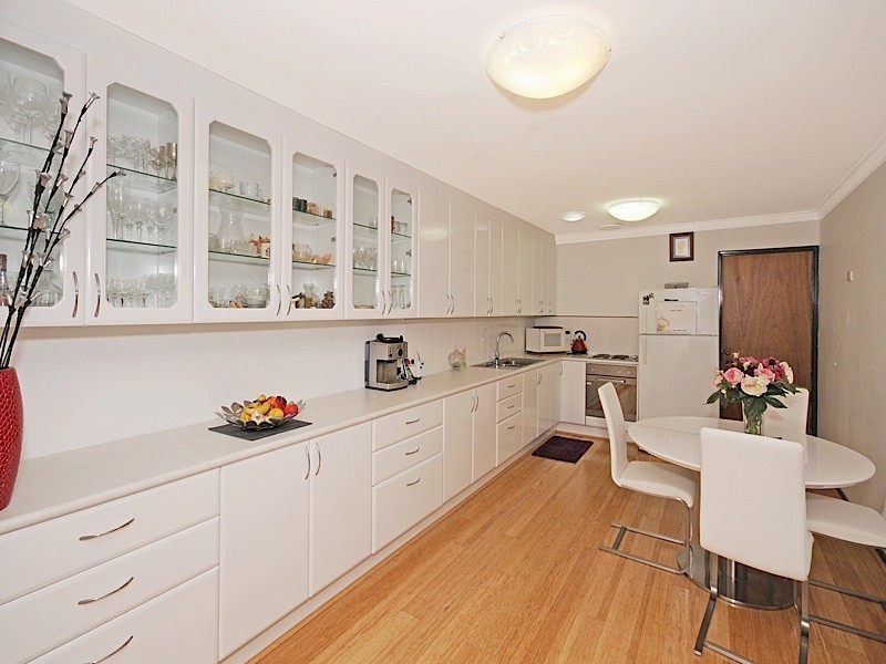 8/7 Yeovil Crescent, Bicton WA 6157