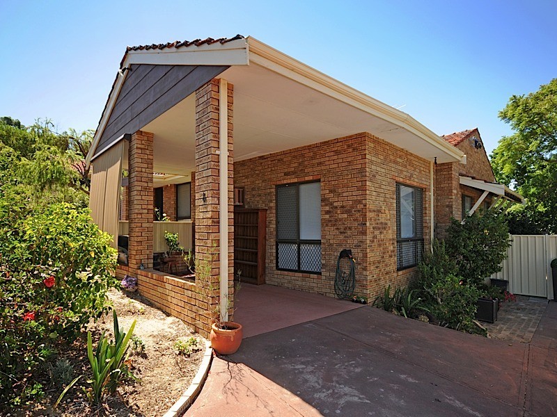 8/7 Yeovil Crescent, Bicton WA 6157