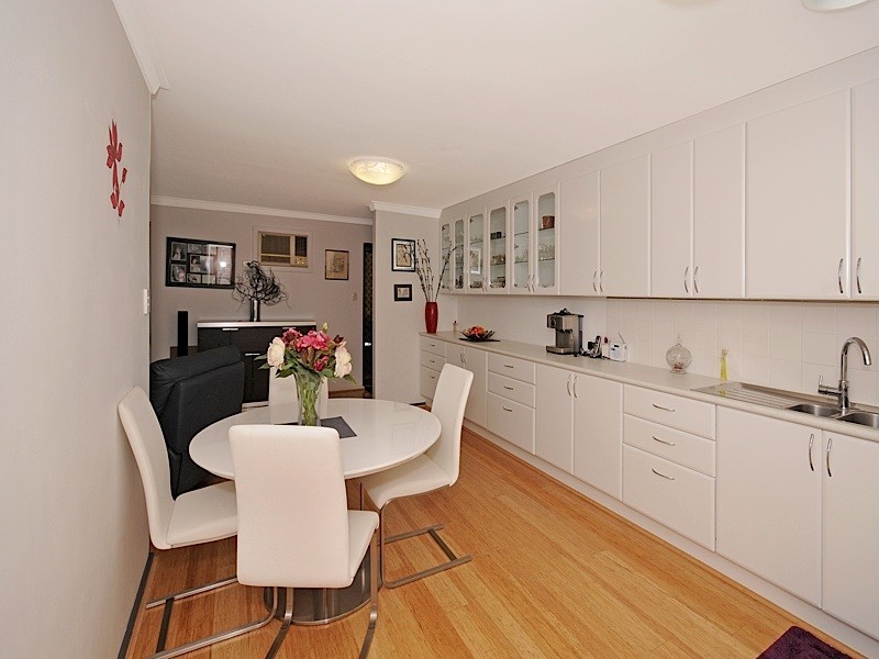 8/7 Yeovil Crescent, Bicton WA 6157