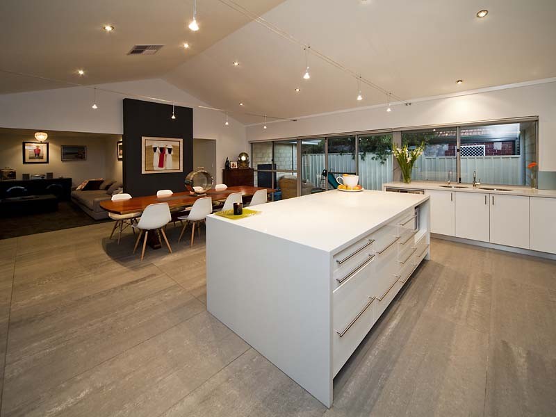 198 Hampton Road, Beaconsfield WA 6162