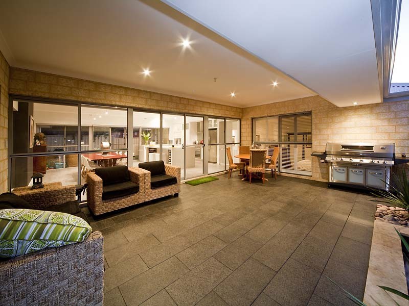 198 Hampton Road, Beaconsfield WA 6162