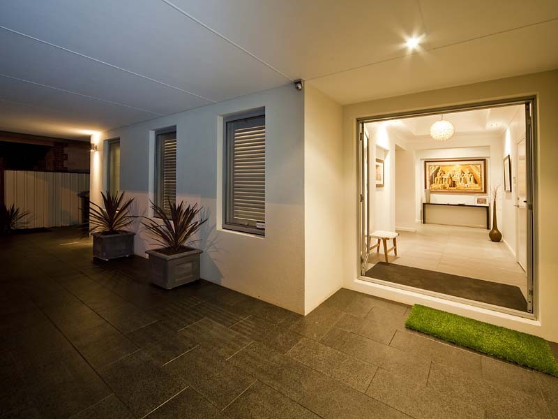 198 Hampton Road, Beaconsfield WA 6162