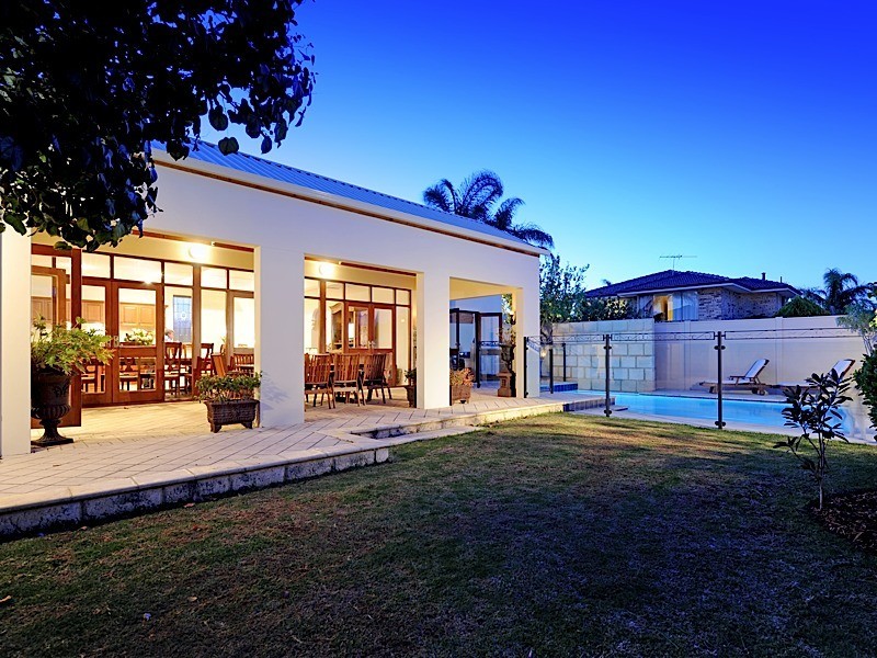 49 Amity Boulevard, Coogee WA 6166