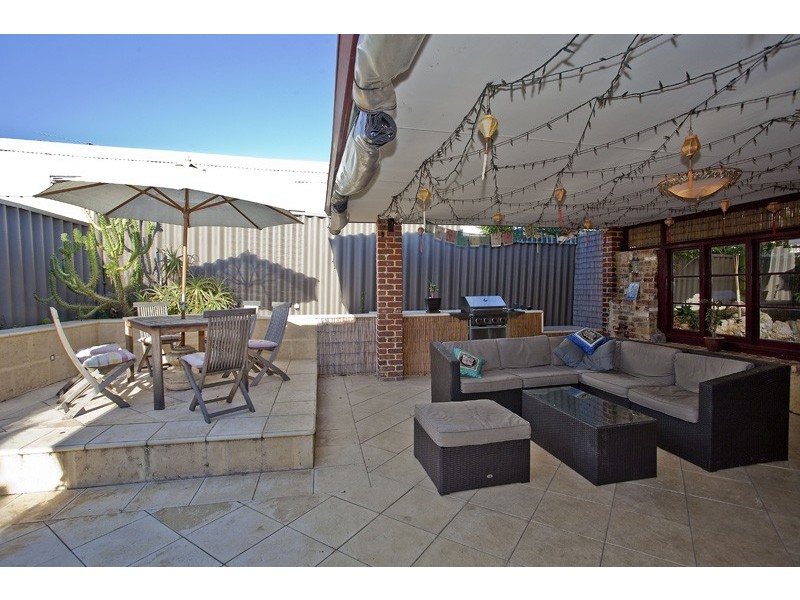 5 Tracey Mews, Hamilton Hill WA 6163