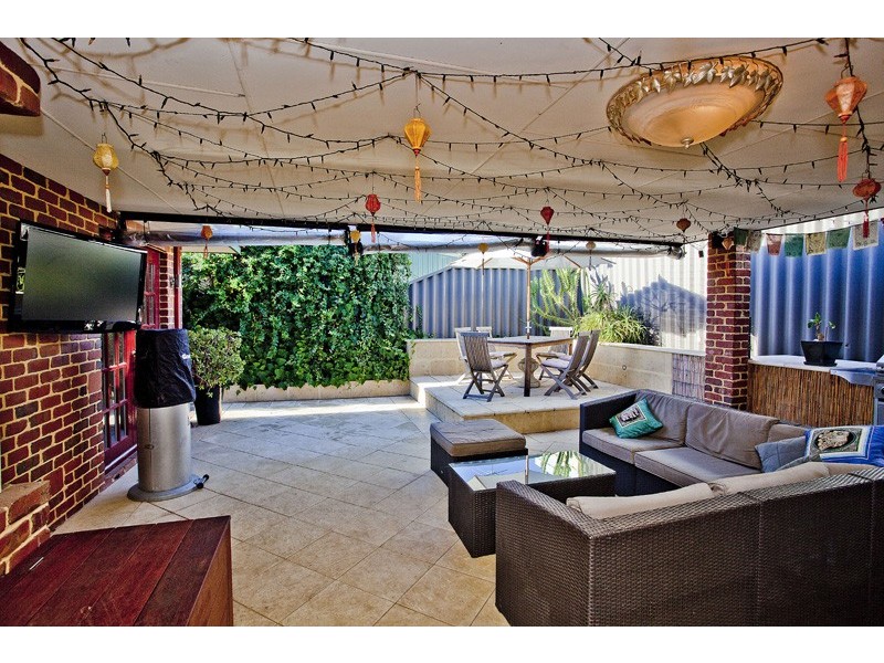 5 Tracey Mews, Hamilton Hill WA 6163