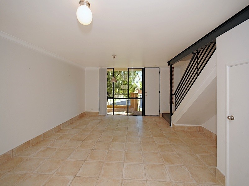 3/27 Burns Street, North Fremantle WA 6159