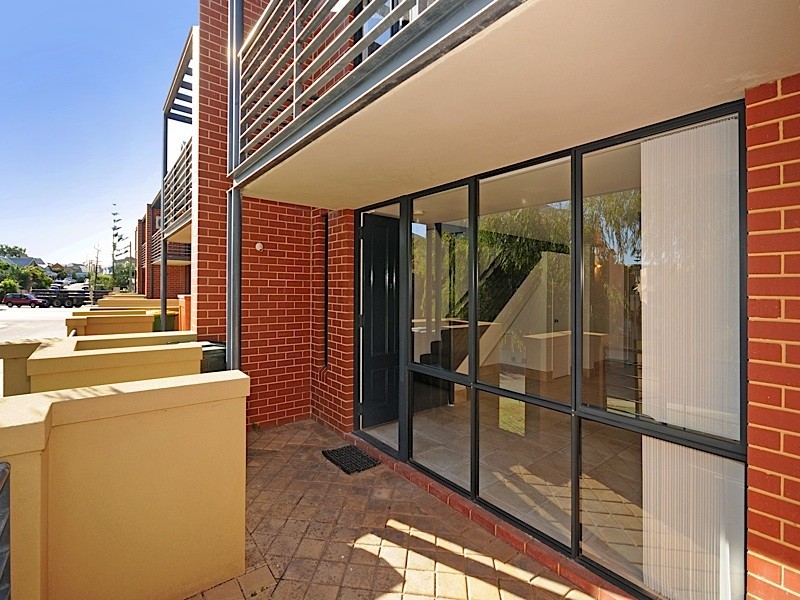 3/27 Burns Street, North Fremantle WA 6159