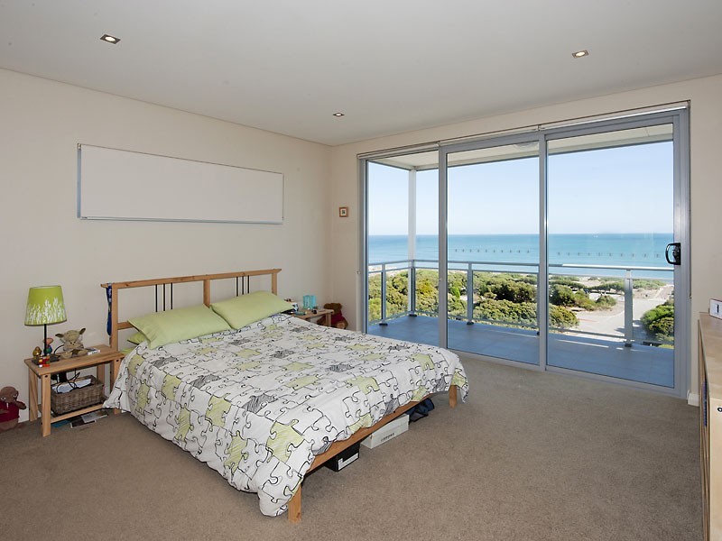 19/52 Rollinson Road, North Coogee WA 6163