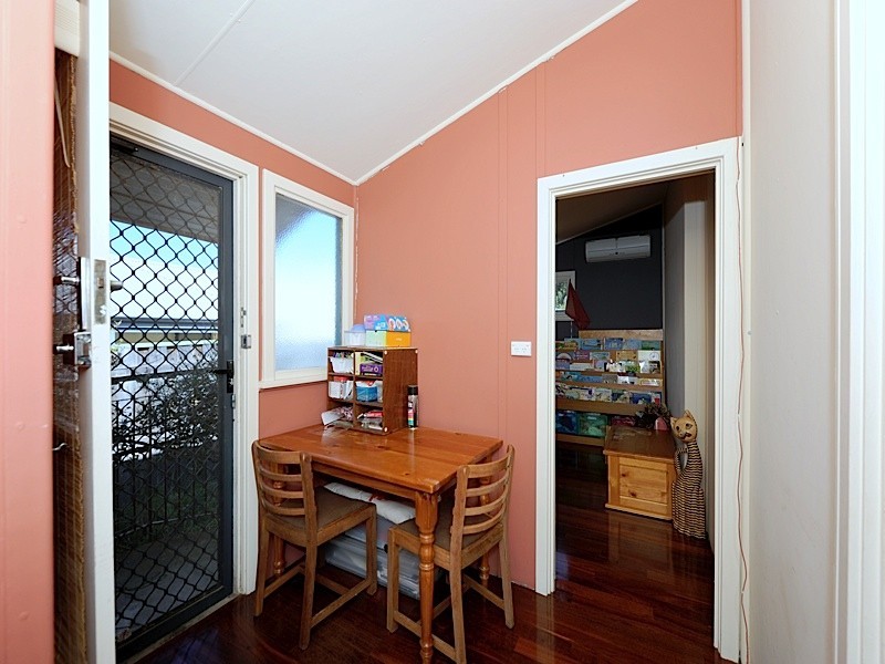 76 Kitchener Road, Melville WA 6156