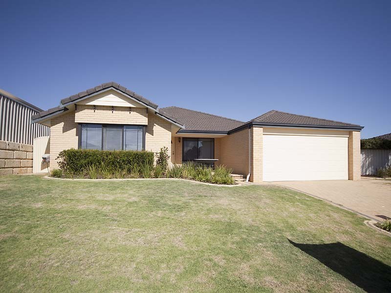 8 Okra Court, Munster WA 6166