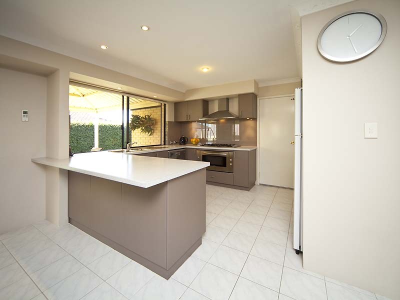 8 Okra Court, Munster WA 6166