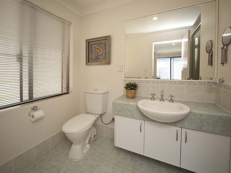 8 Okra Court, Munster WA 6166