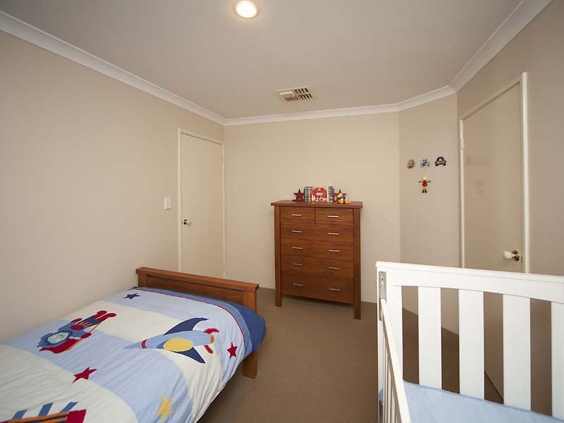 8 Okra Court, Munster WA 6166