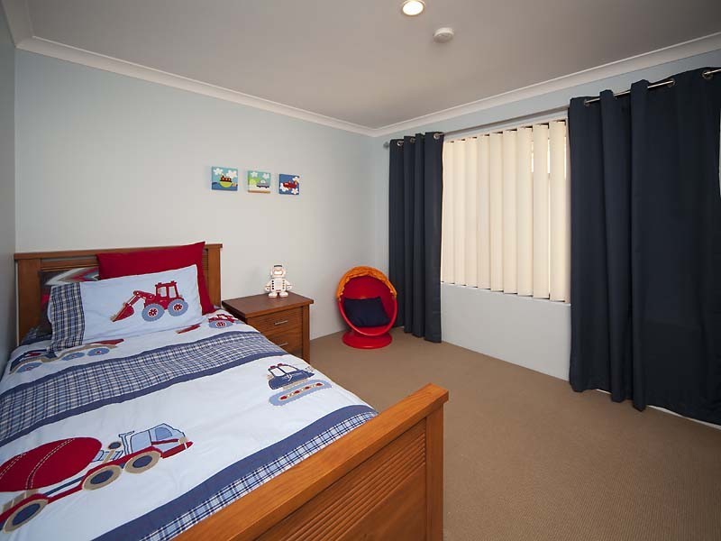 8 Okra Court, Munster WA 6166