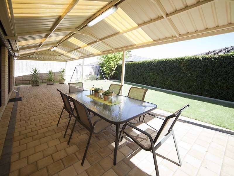 8 Okra Court, Munster WA 6166