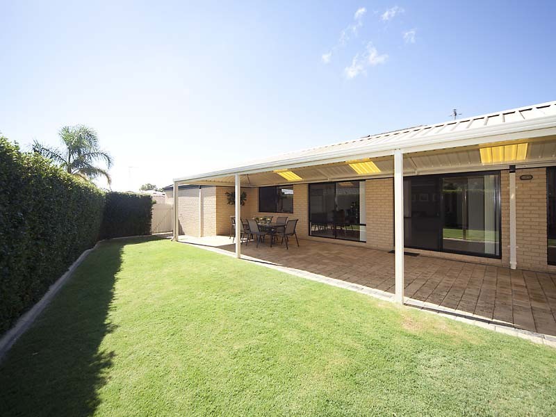 8 Okra Court, Munster WA 6166