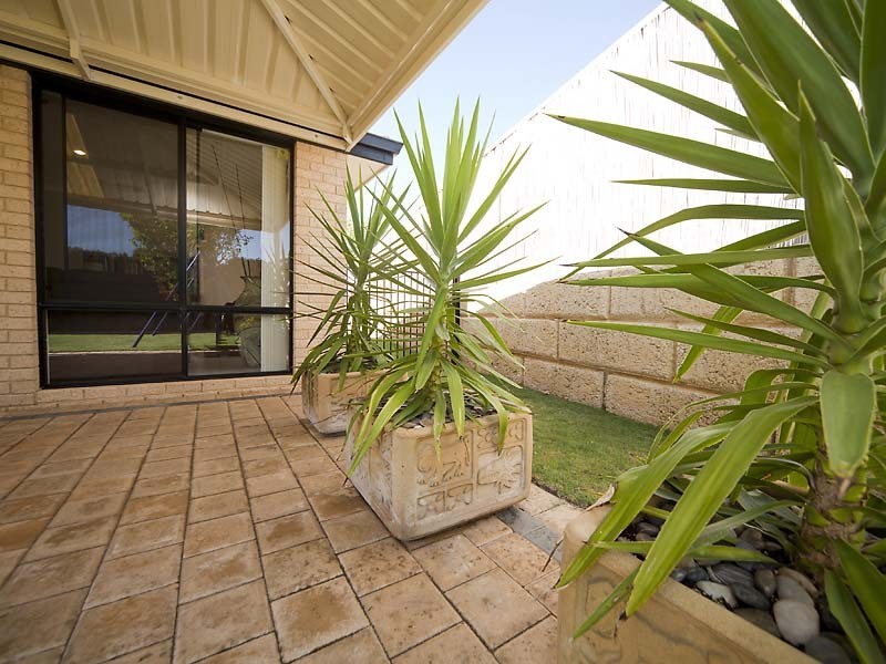 8 Okra Court, Munster WA 6166