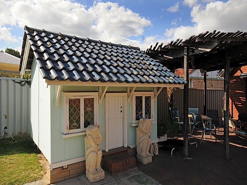 8 Worley Street, Willagee WA 6156