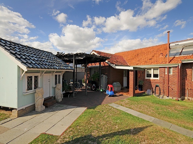 8 Worley Street, Willagee WA 6156