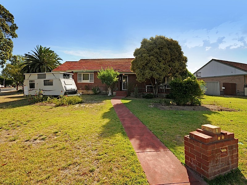 8 Worley Street, Willagee WA 6156